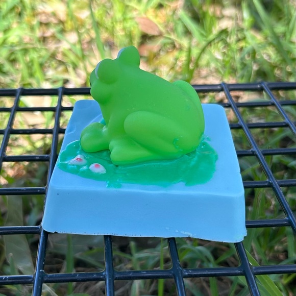 Frog on a Lily Pad Lavender Handmade Goat’s Milk Soap - Picture 2 of 5